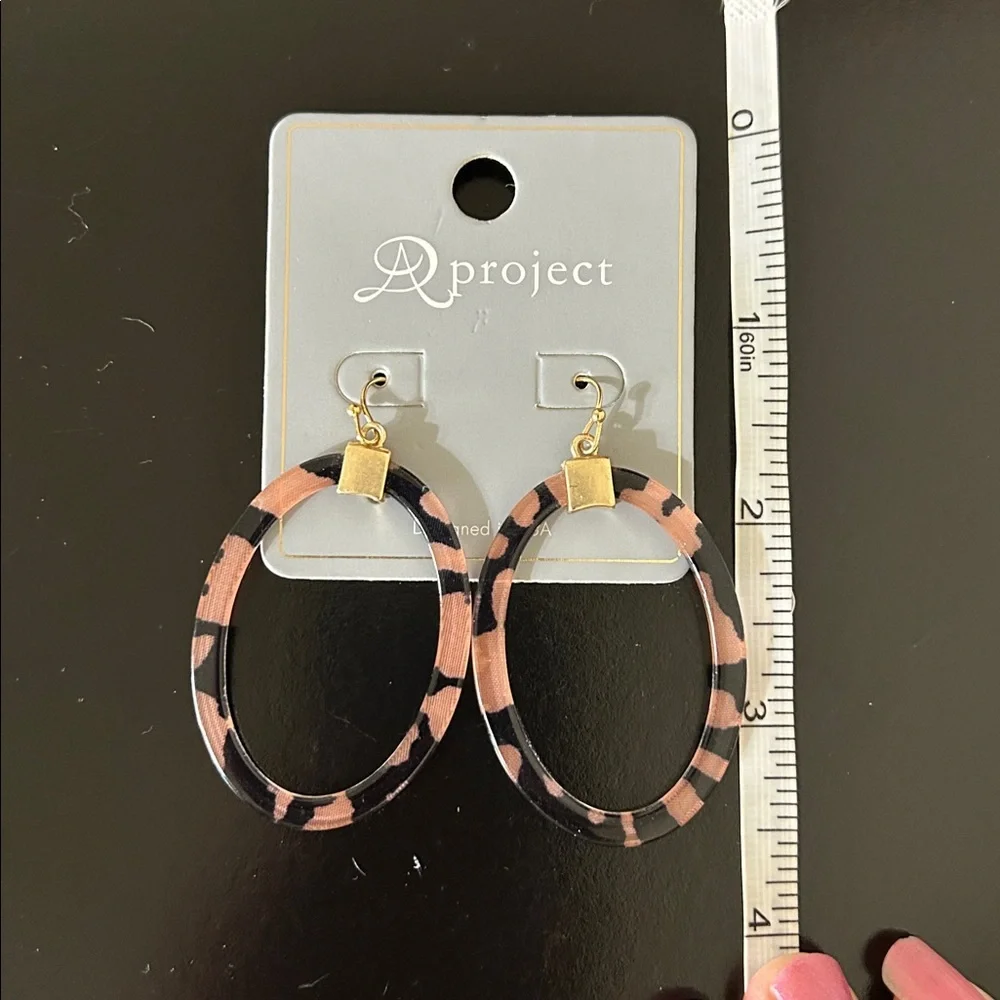 6 Piece Jewelry & Accessory Bundle - Ring Necklace Bracelets Earrings Hair Clip - Picture 12 of 16